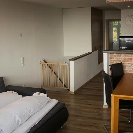 Pleskini Apartment *